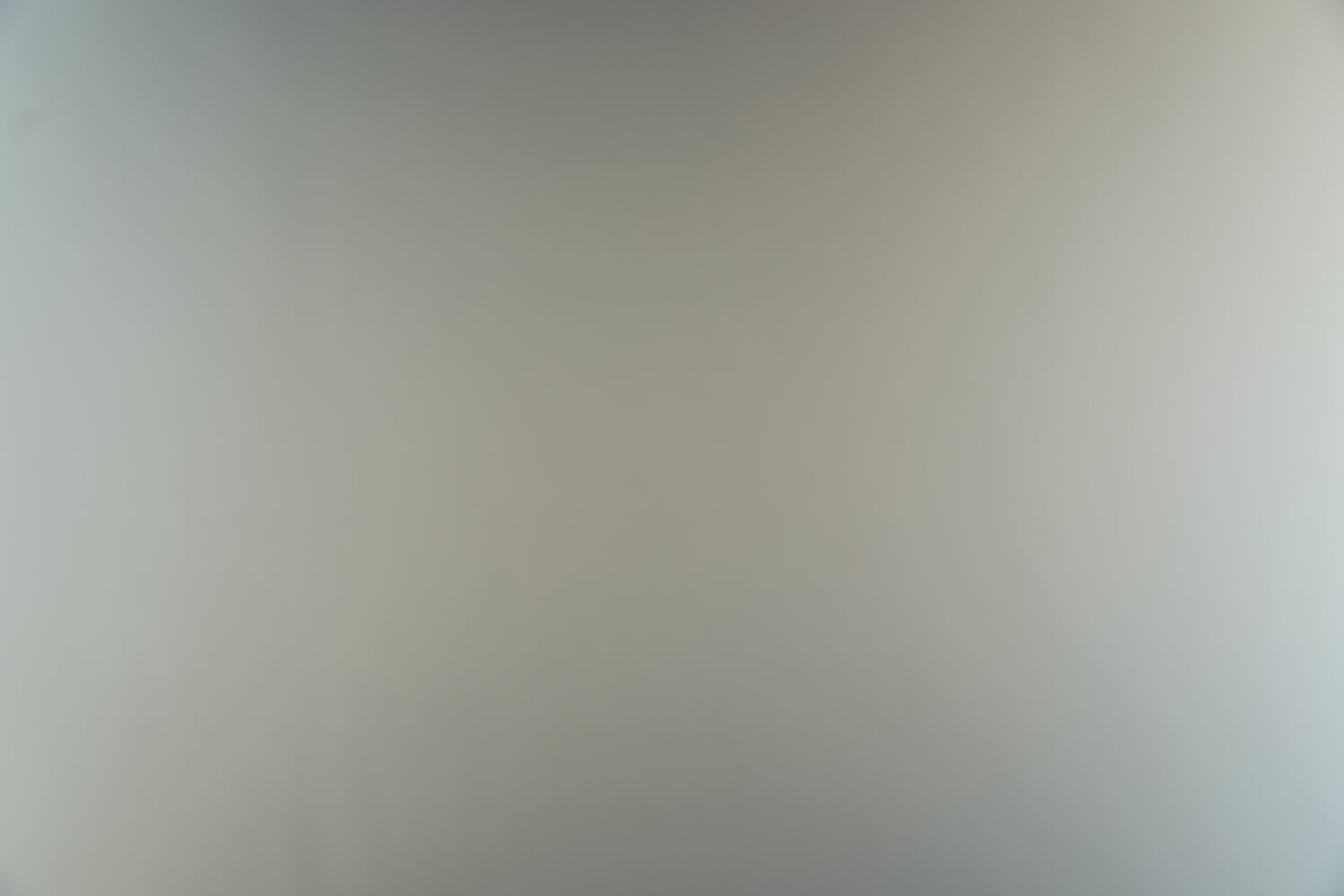Vignetting and Colour Shift of the Urth Variable ND filter on a plain white background